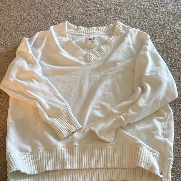 Aerie White V-Neck Sweater Classic Knit - Picture 1 of 1